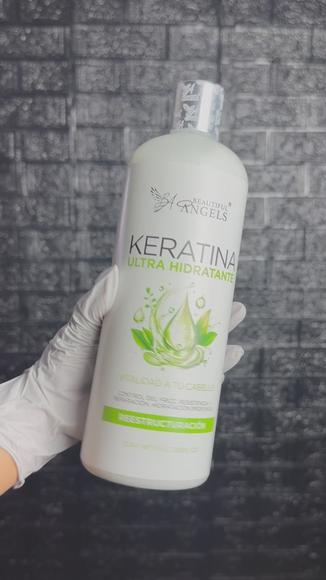 Keratina Ultra Hidratante Beautiful Angels:  Nutrición profunda para cabello extremadamente seco, con reparación desde el interior que combate el frizz y deja cada hebra sedosa y manejable.